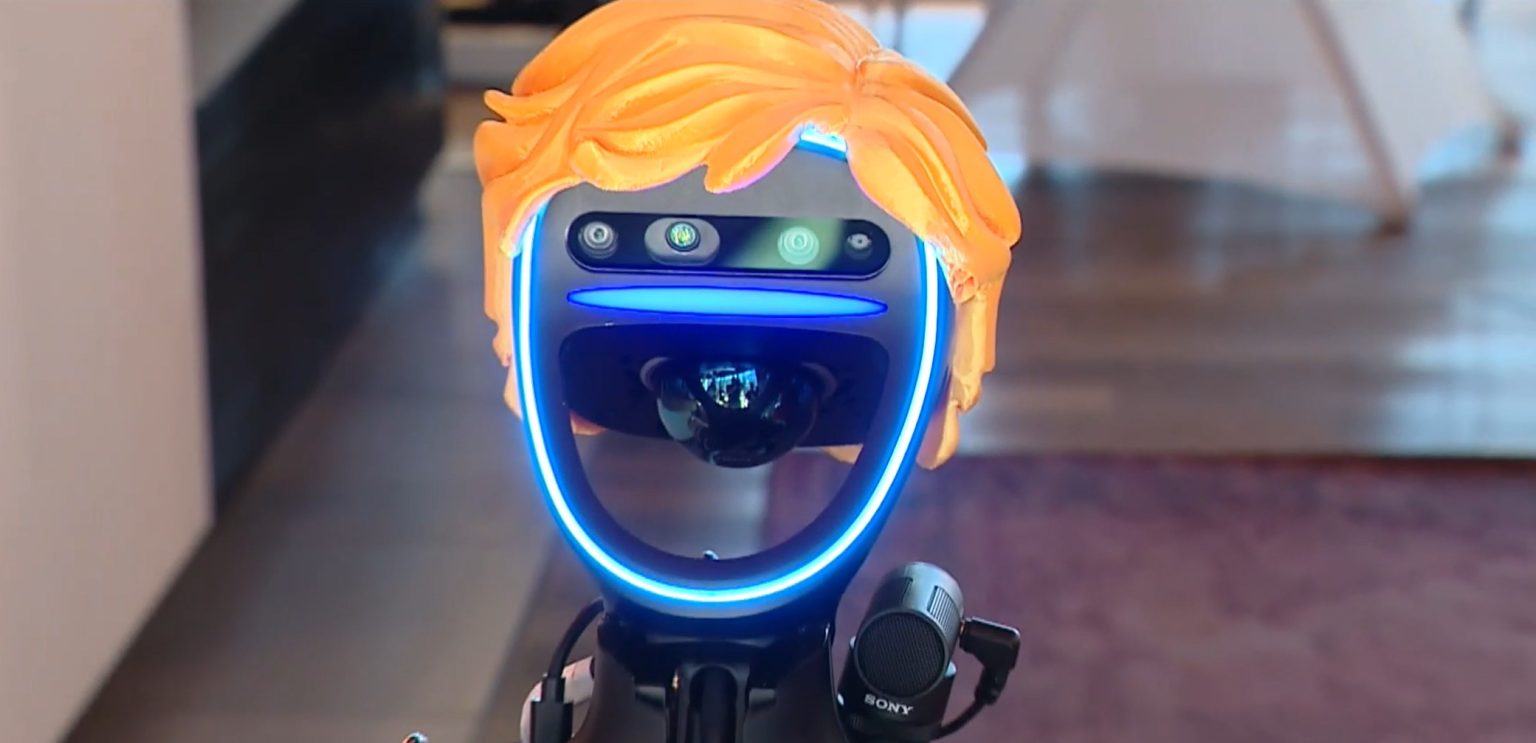 Na snímke Robot Štvorec.