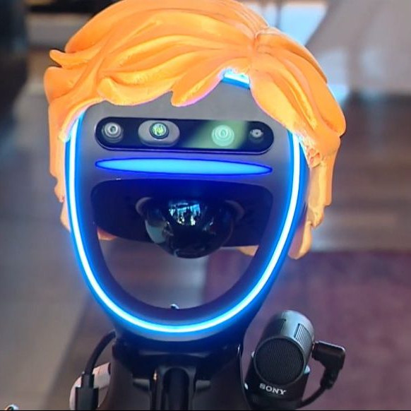 Na snímke Robot Štvorec.