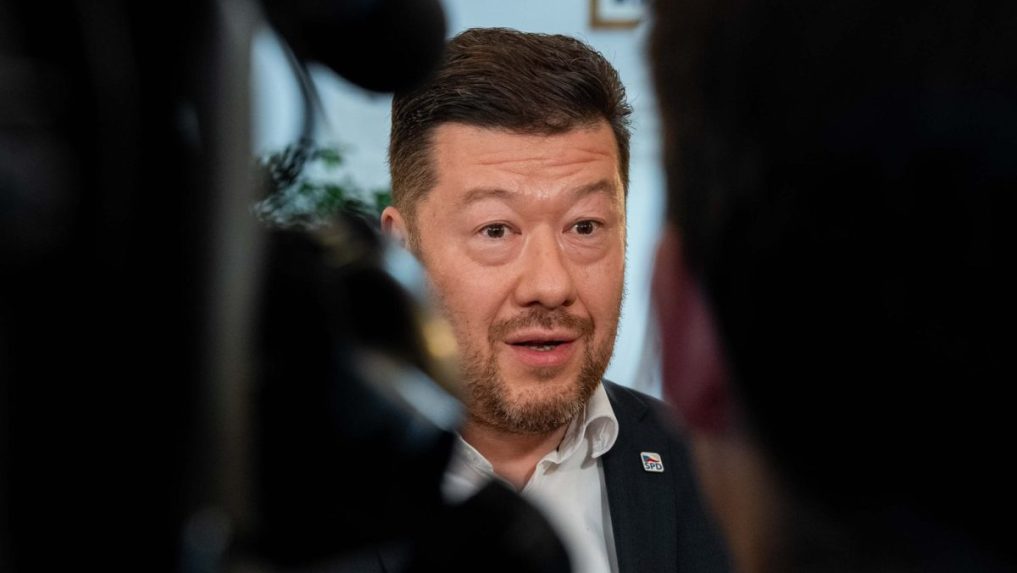 Na snímke Tomio Okamura.