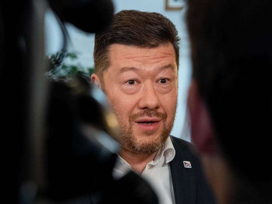Na snímke Tomio Okamura.