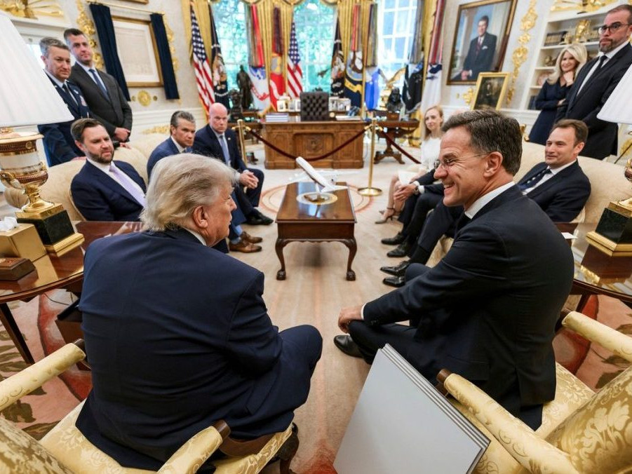 Na snímke Mark Rutte počas návštevy Bieleho domu.
