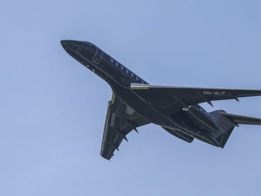 Na snímke lietadlo spoločnosti Bombardier.