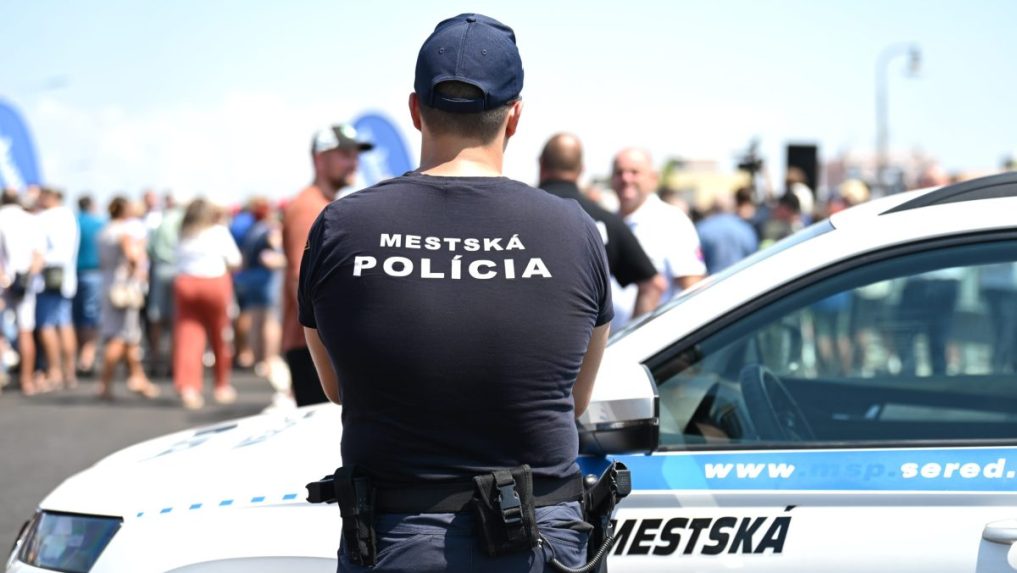 Práce na moste trvali približne rok.