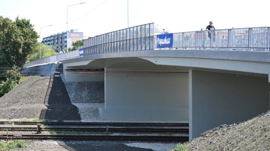 V Seredi otvorili nanovo vybudovaný most ponad železničnú trať.
