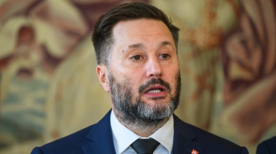 O post šéfa Bratislavy sa uchádza šesť kandidátov. Proti M. Vallovi chce zabojovať aj šéf rezortu dopravy