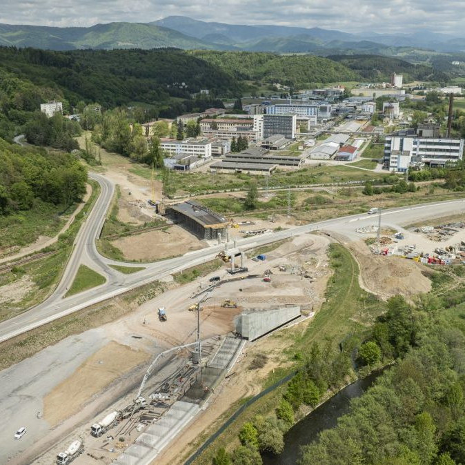 Výstavba cesty R1 Banská Bystrica - Slovenská Ľupča.