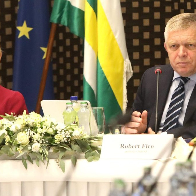 Ministerka Denisa Saková a premiér Robert Fico.