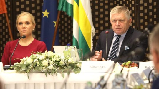 Ministerka Denisa Saková a premiér Robert Fico.