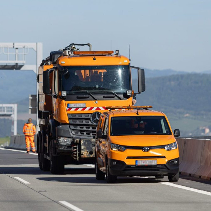 Stratený čln, kurín či mobilná toaleta. Diaľničná patrola prezradila, aké kuriozity musela riešiť