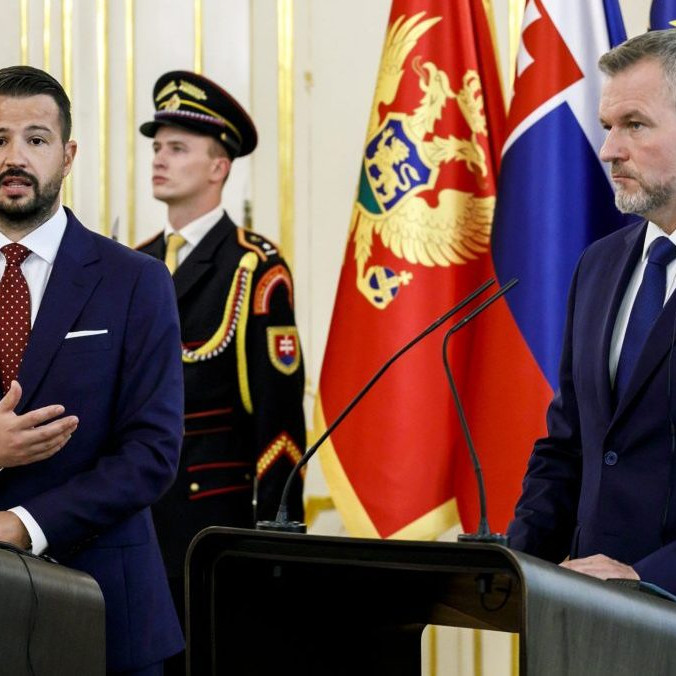 Na snímke prezident Čiernej Hory Jakov Milatović a prezident SR Peter Pellegrini.