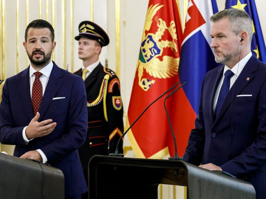 Na snímke prezident Čiernej Hory Jakov Milatović a prezident SR Peter Pellegrini.