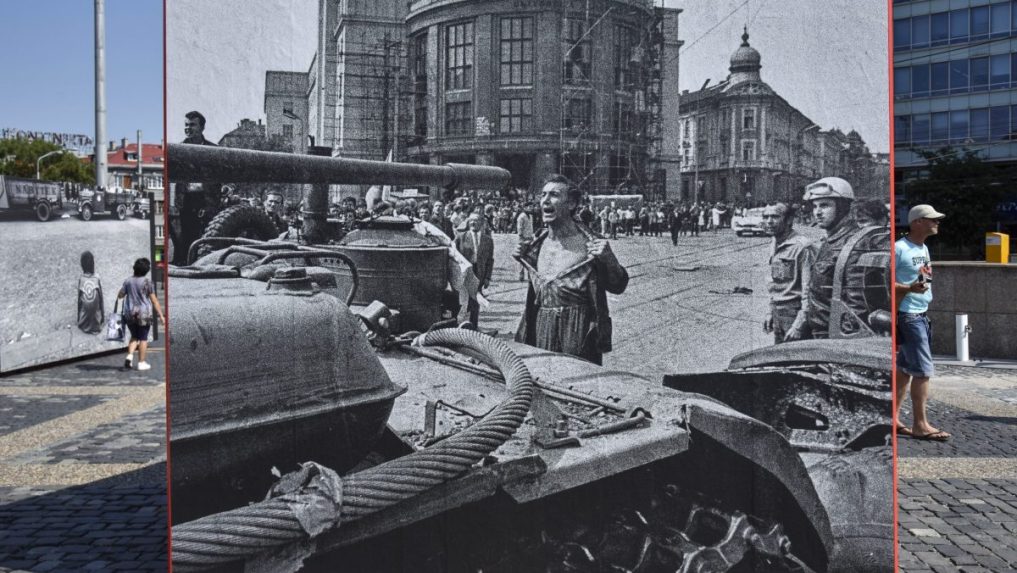 Fotografia Ladislava Bielika na exteri&eacute;rovej v&yacute;stave Inv&aacute;zia August 68 z roku 2018.