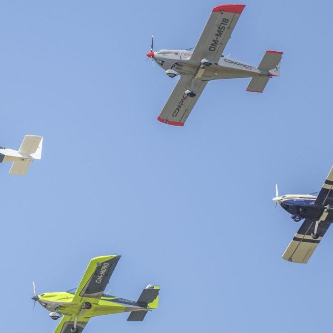 Lietadlá SD - 4 Viper Sky box Slovakia počas Medzinárodných leteckých dní SIAF 2023.