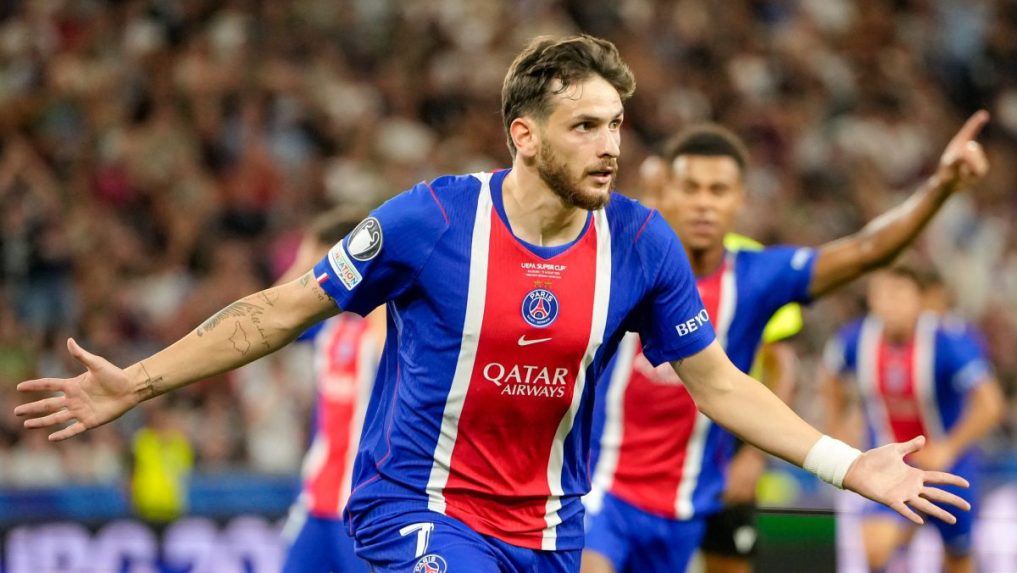 Hr&aacute;č PSG Chviča Kvaracchelija sa te&scaron;&iacute; z g&oacute;lu.