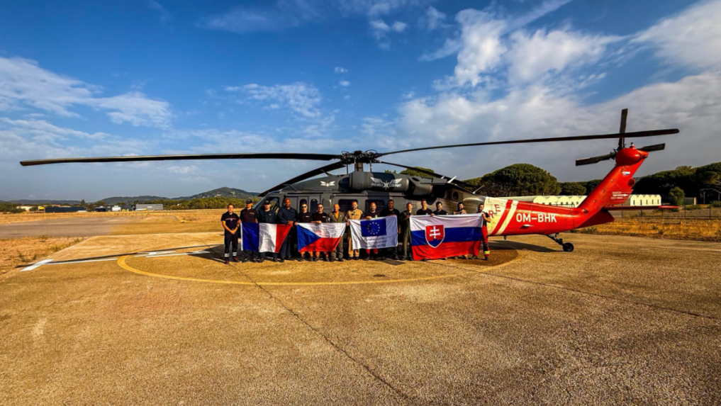 Slovensk&yacute; t&iacute;m nalietal vrtuľn&iacute;kom Black Hawk desiatky letov&yacute;ch hod&iacute;n.