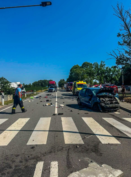 Pri nehode sa zranili &scaron;tyri osoby.