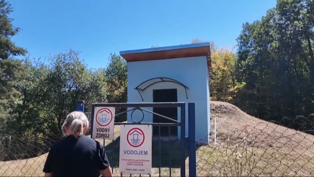 Opatrenia zabrali. Cabovský vodojem je už takmer plný.
