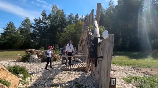 Na snímke semafor pred vstupom do Suchej Belej.