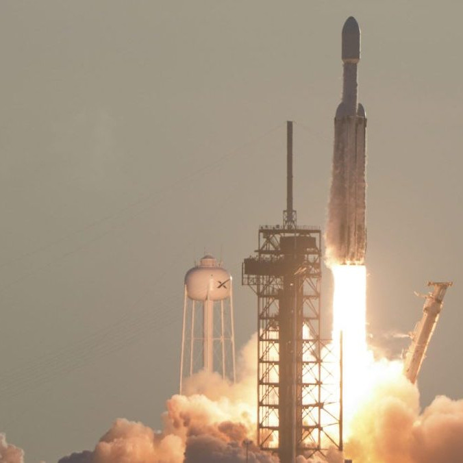SpaceX vypustila Romanovej teleskop na rakete Falcon Heavy z Kennedyho vesmírneho strediska.