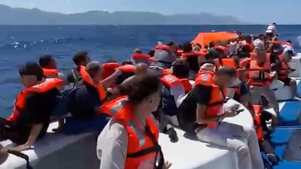 Na palube osobného trajektu typu katamarán sa podľa neho v čase incidentu nachádzalo dovedna 267 ľudí.