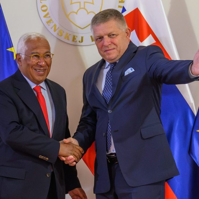 Na snímke Robert Fico a predseda Európskej rady António Costa.