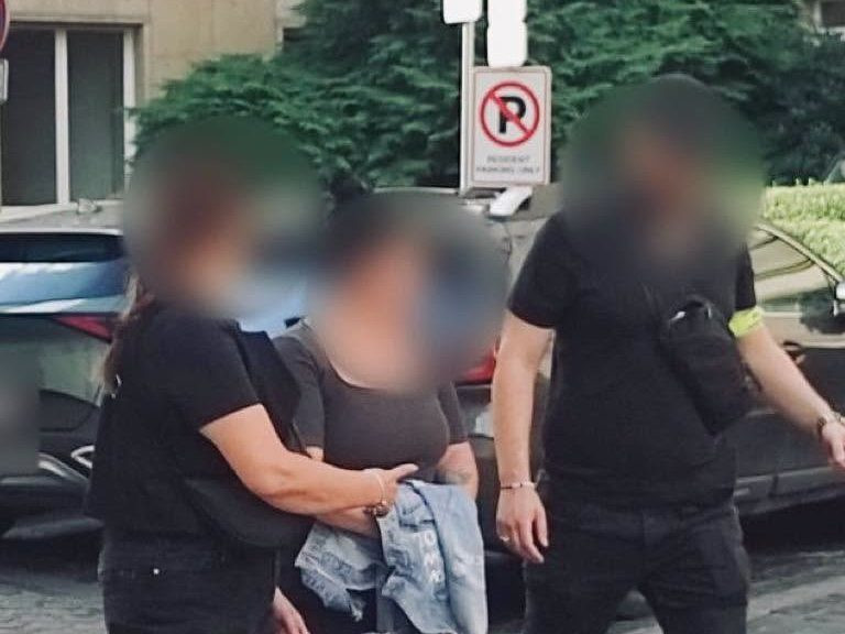 Na snímke ÚBOK zadržal podozrivú osobu.