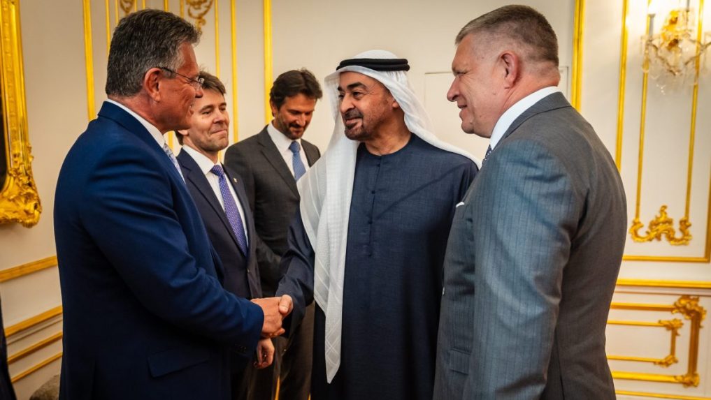Na snímke prezident Spojených arabských emirátov a Robert Fico.