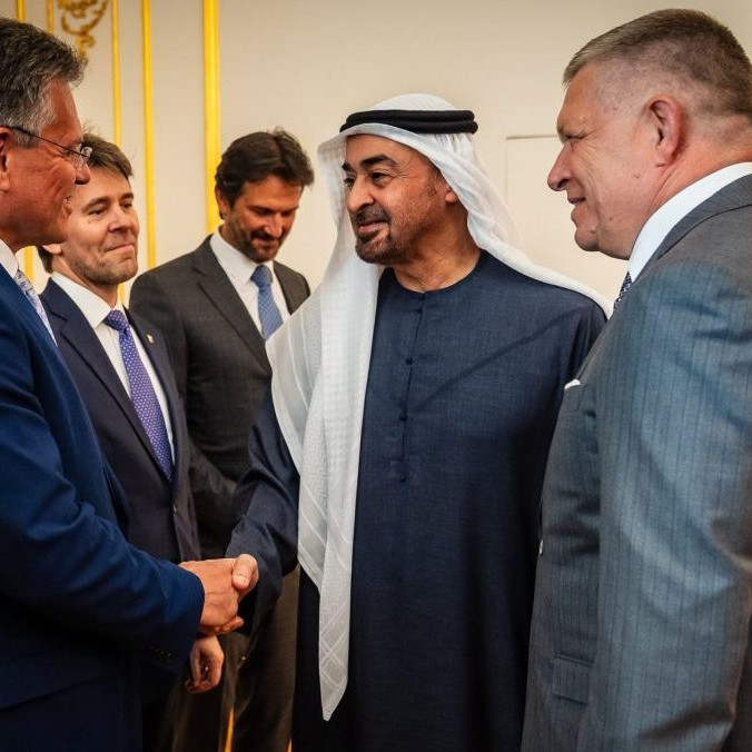 Na snímke prezident Spojených arabských emirátov a Robert Fico.