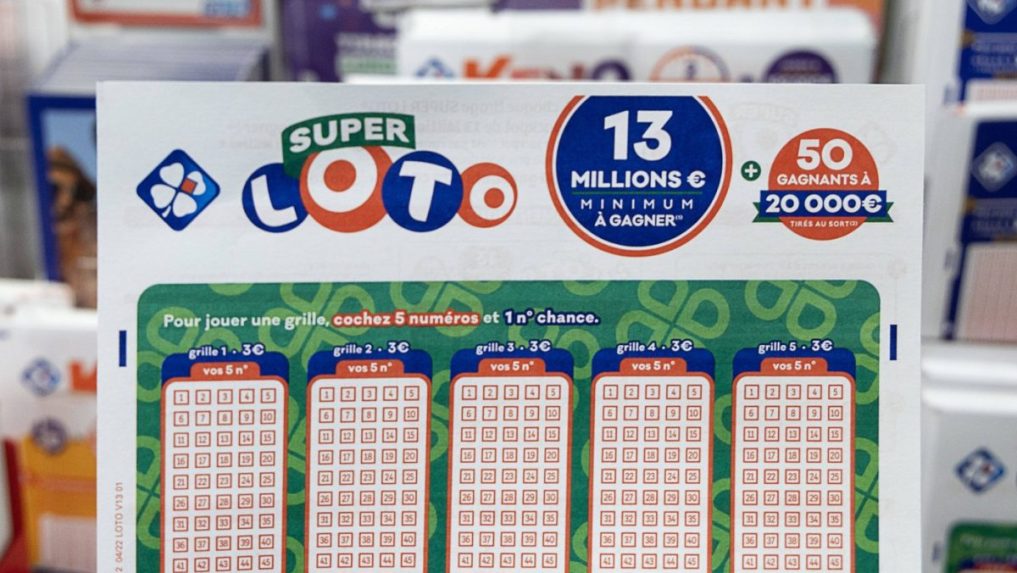 
 Na ilustračnej snímke tiket Loto.		