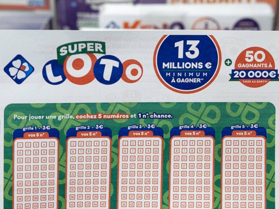 Na ilustračnej snímke tiket Loto.