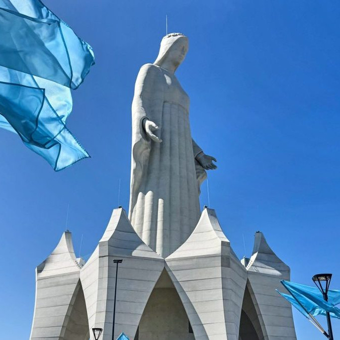 Na snímke monument Panny Márie v Poľsku.