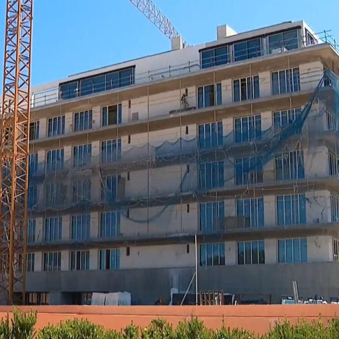 Na snímke výstavba nových apartmánov v Portugalsku.