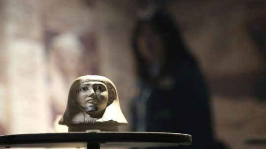 Na ilustračnej snímke egyptský artefakt.