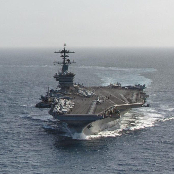 Loď USS Abraham Lincoln.