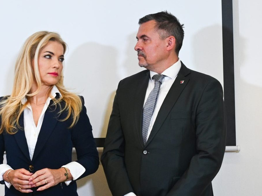Šimkovičová a Machala