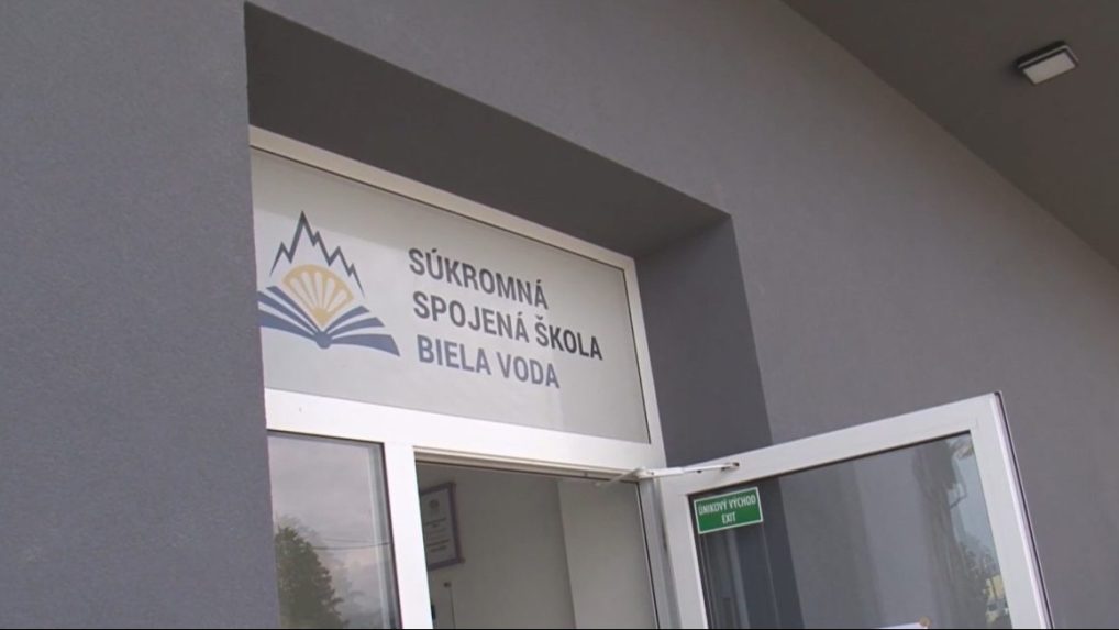 Rezort školstva zatvoril školu v Kežmarku len tri týždne pred začiatkom školského roka. Kam žiaci pôjdu, je otázne