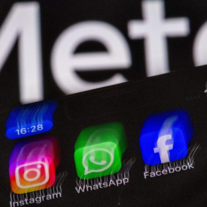 nápis Meta a logá jej sociálnych platforiem Instagramu, WhatsAppu a Facebooku