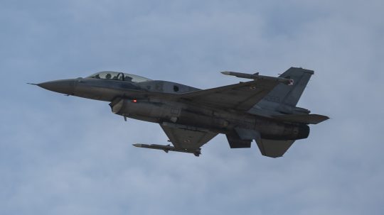 F-16