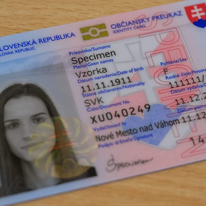 Ilustračná snímka občianskeho preukazu.