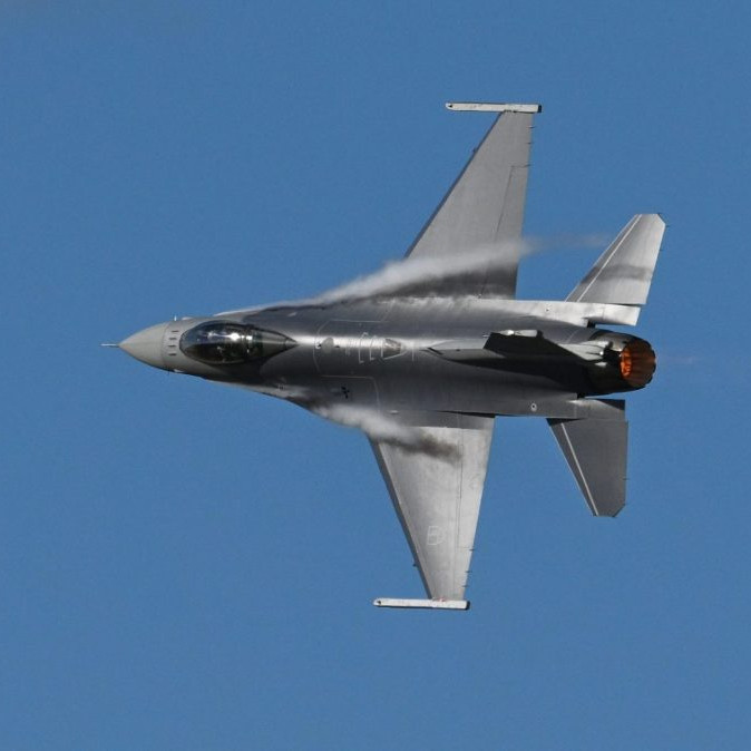 lietadlo F-16