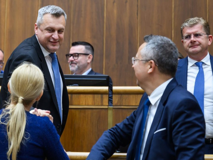 Zľava Denisa Saková, Andrej Danko, Ladislav Kamenický a Peter Žiga.