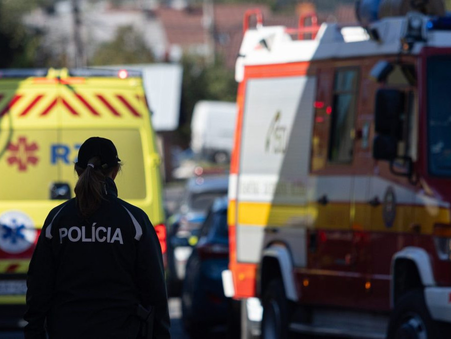 polícia a hasiči