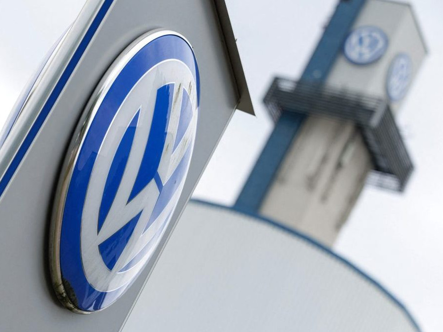 Na snímke logo nemeckej automobilky Volkswagen.