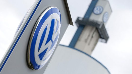 Na snímke logo nemeckej automobilky Volkswagen.