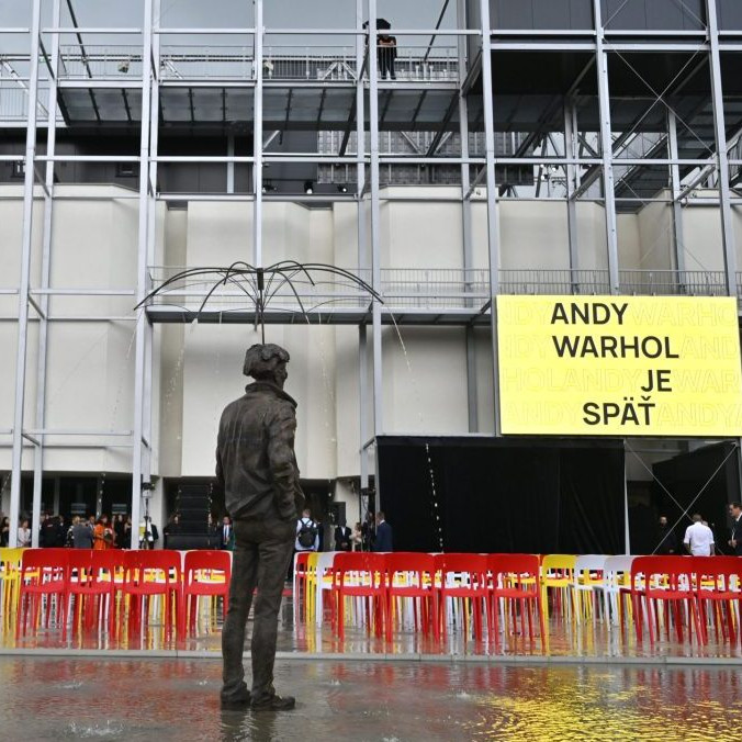 Zrekonštruovaná budova Múzea moderného umenia Andyho Warhola.