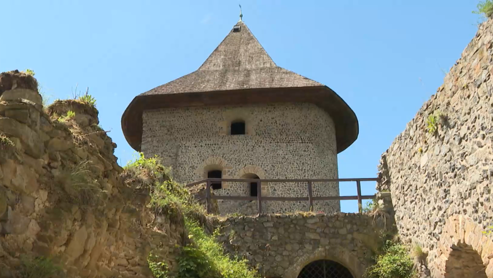 Na snímke hrad Šomoška.