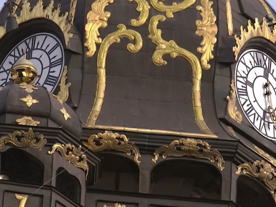 Hodiny na veži košického Dómu svätej Alžbety dnes už správne určujú rytmus mestského života.