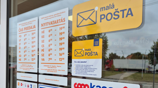 V Šali otvorili tzv. malú poštu v potravinách.