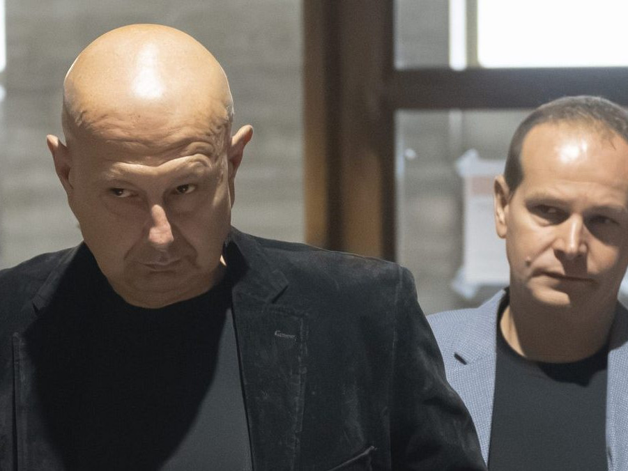 Na snímke obžalovaní Miroslav Kriak a Štefan Mlynarčík.