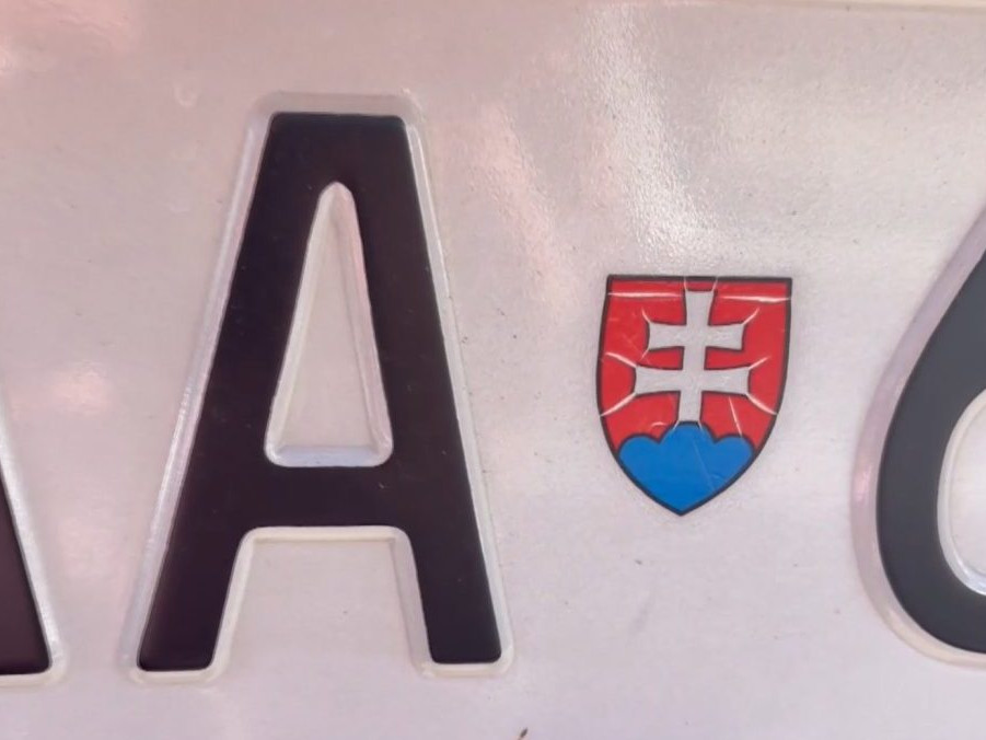 Na snímke poškodené EČV.